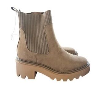 UNIVERSAL THREAD Women's Kyrie Chunky Heel Ankle Sock Boots size various